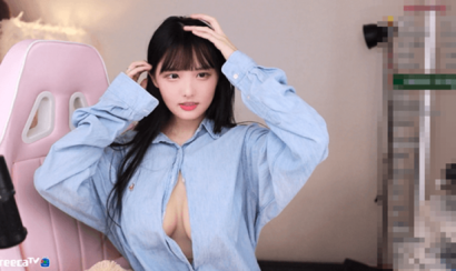 Streamer Bong Soon lộ ngực khủng siêu nét khi live