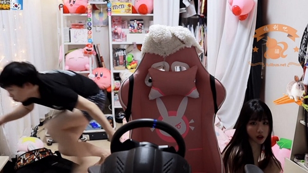 streamer Eddyrin lộ clip nóng