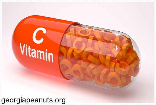 Sử dụng vitamin C để chăm s&oacute;c da