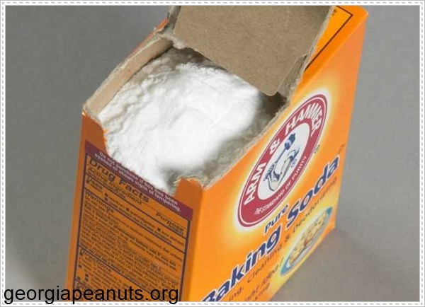 Vệ sinh đồ dùng bằng inox với baking soda