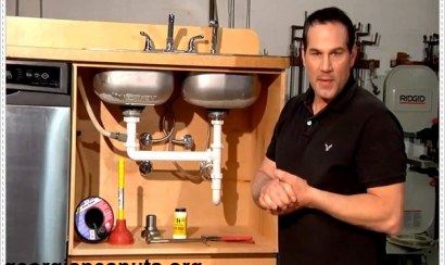 Nên sử dụng hóa chất nào để làm tan dầu mỡ?