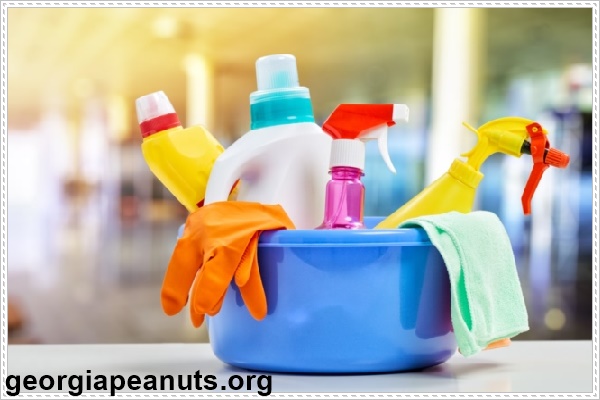 Chuẩn bị các vật dụng vệ sinh máy giặt sao cho đầy đủ