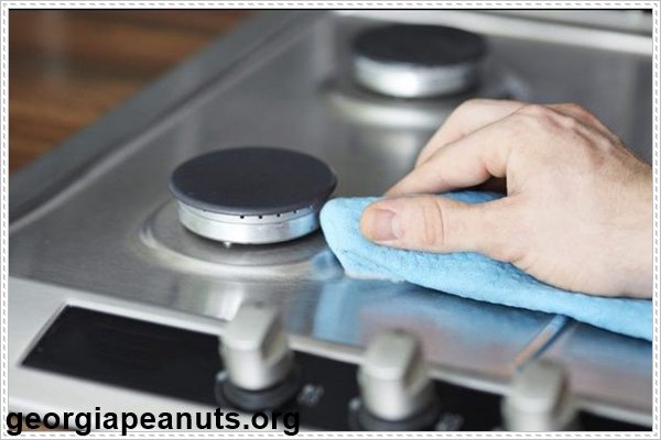 Vệ sinh làm sạch bếp là công việc rất quan trọng