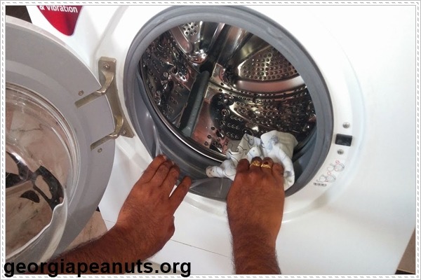 làm sạch máy giặt để khử trùng không khí