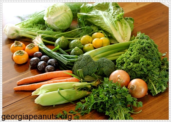 D&ugrave;ng nhiều rau củ chứa chất xơ để chữa bệnh trĩ