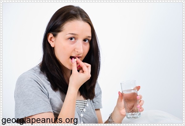 Ph&aacute; thai bằng thuốc theo chỉ dẫn của b&aacute;c sĩ