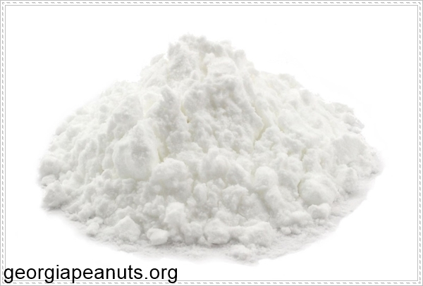 Cọ sạch bồn rửa với baking soda