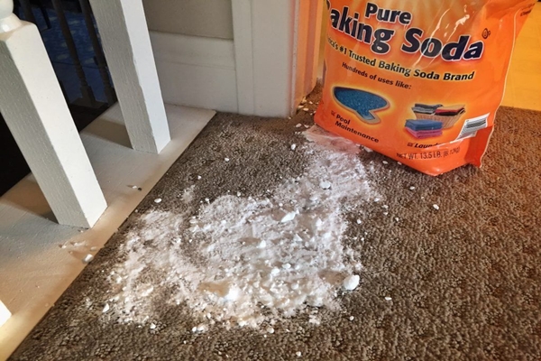vệ sinh thảm bằng baking soda