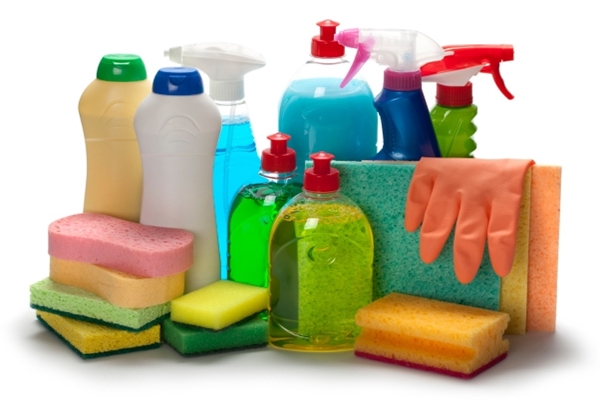 tẩy rửa v&ocirc;i b&aacute;m ở v&ograve;i nước