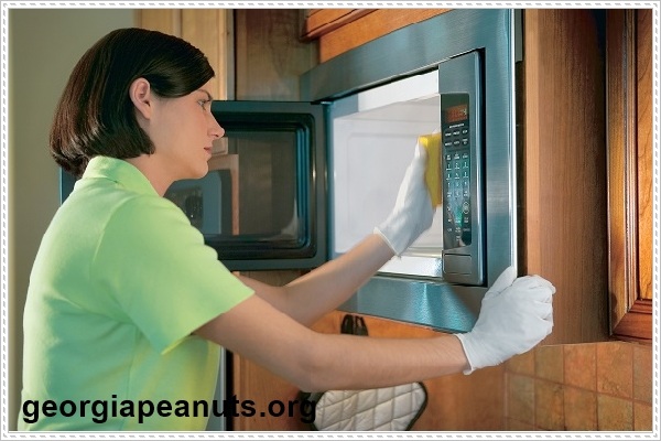 Tuyệt chi&ecirc;u vệ sinh nh&agrave; cửa đ&oacute;n Tết