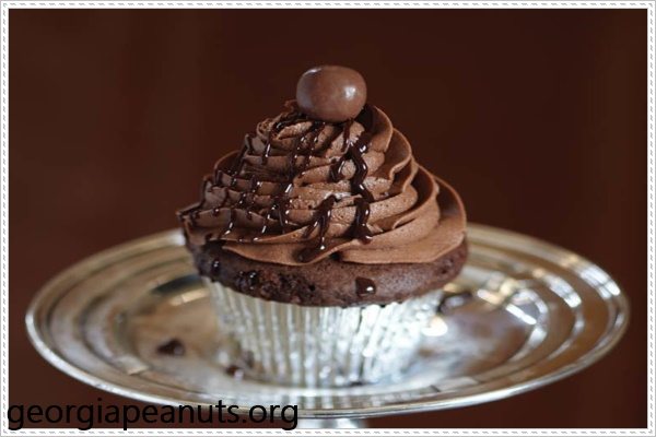 b&aacute;nh cupcake chocolate tặng valentine