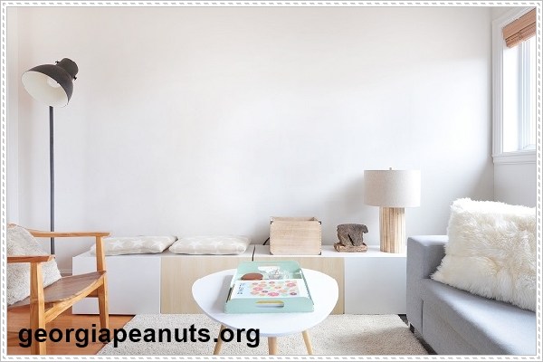 Chống ẩm trước khi sơn tường