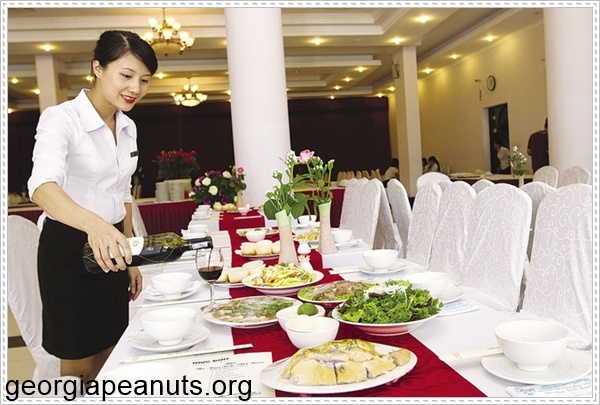 Quan tâm phục vụ trong đặt tiệc cưới lưu động