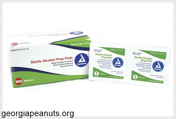 Tẩy sơn tường bằng miếng Alcohol Pads