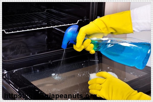Làm sạch lò nướng bằng chanh nhanh chóng