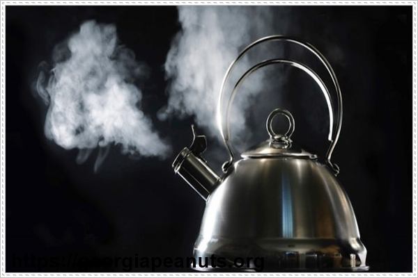 Thông ống thoát nước bằng nước sôi nhanh chóng