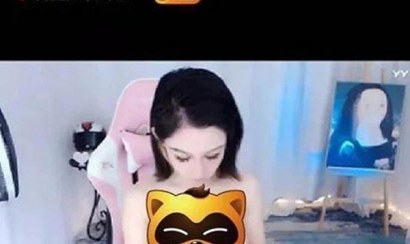 [CÓ LINK] Streamer Phàm Phàm quên tắt camera lộ nude 100%